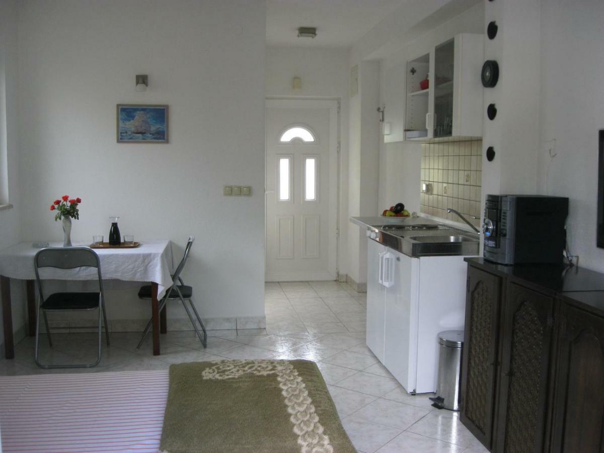 Seaside Apartment For 2 P Трогир Экстерьер фото