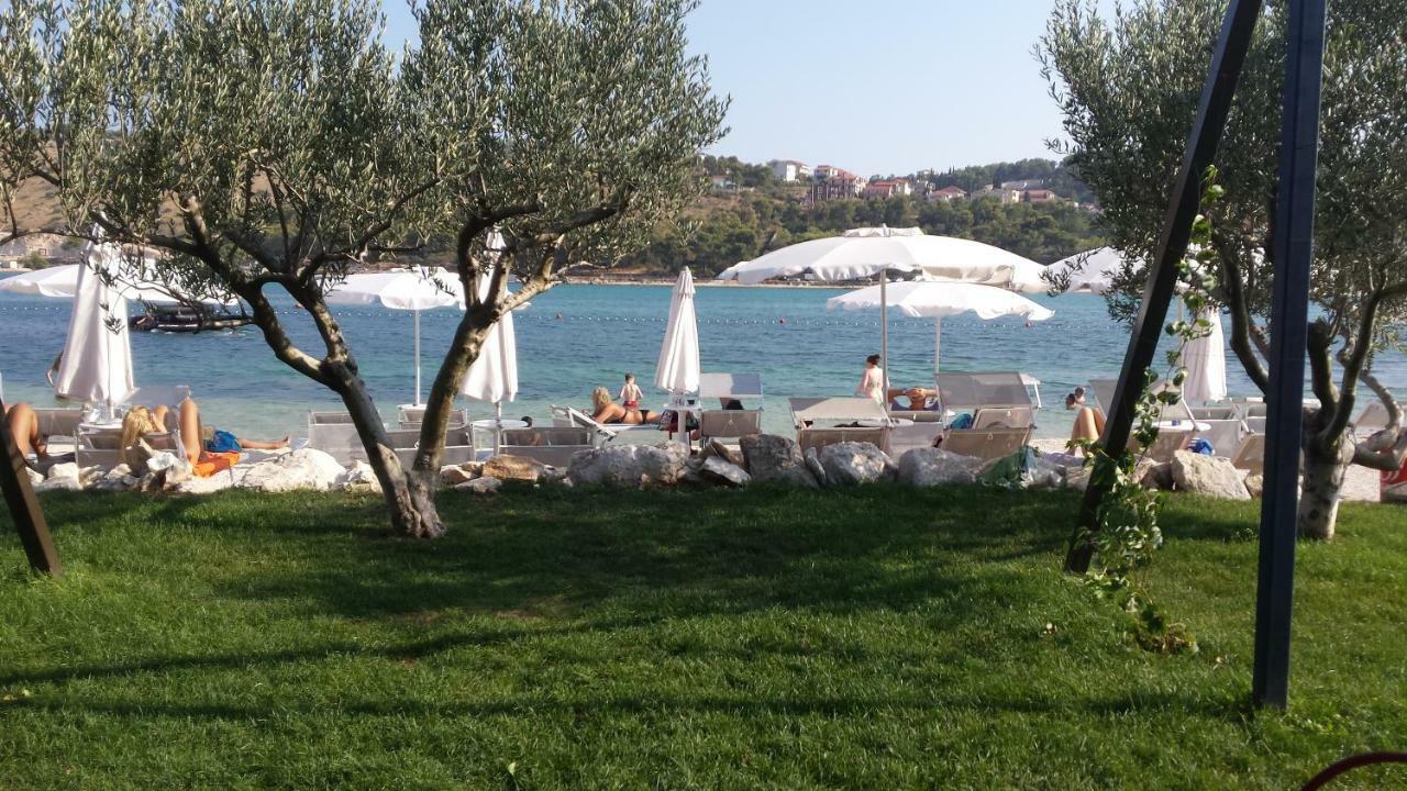 Seaside Apartment For 2 P Трогир Экстерьер фото